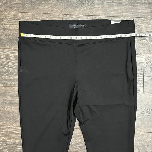 Torrid Ponte Pull-On Pixie Pant - NWOT - size 4 - Picture 4 of 5